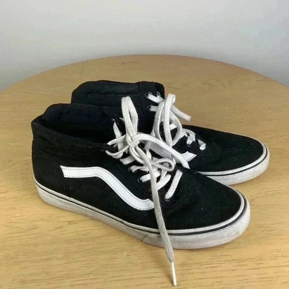Vans Shoes - Vans Sk8-Hi Shoe Skate Women's 6 Black White High Top Sneaker Casual Classic